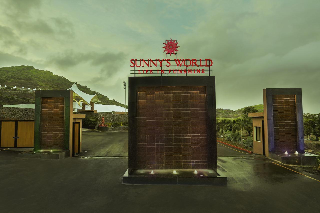 Sunnys World Hotel Pune Exterior foto